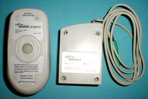 Fujitsu-Siemens WM01 Cordless Wheel Mouse: bottom view (click for larger image, 69k)