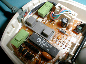 Genius NetMouse: detail: circuitry (click for larger image, 87k)