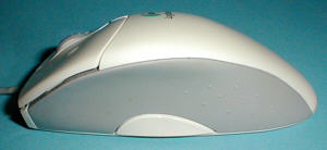 Logitech M-CW47: left side with button (click for larger image, 32k)