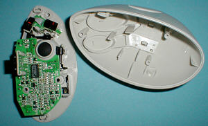 Logitech M-RC44 Cordless MouseMan Pro: inside the mouse (click for larger image, 61k)
