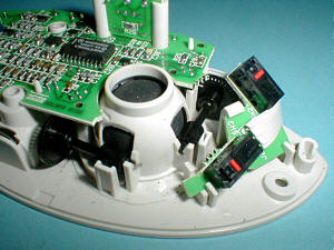 Logitech M-RC44 Cordless MouseMan Pro: inside: detail (click for larger image, 83k)