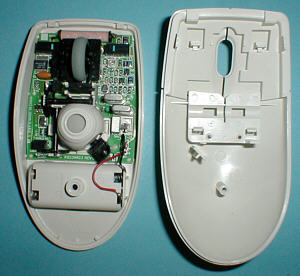 Microsoft Cordless Wheel Mouse Serial and PS/2 Compatible: inside (click for larger image, 75k)