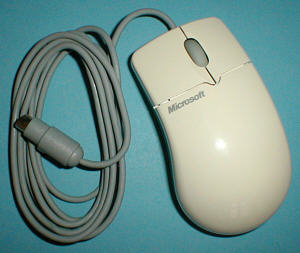 Microsoft IntelliMouse Serial and PS/2 Compatible: top view (click for larger image, 70k)