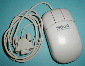 Trust Ami Mouse Serial: top view (click for larger image, 65k)